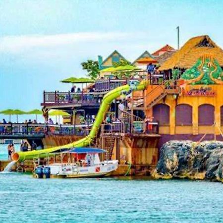 Villa La Rosa With Spectacular View Of Ocho Rios Eksteriør bilde