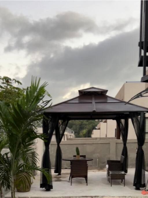 Villa La Rosa With Spectacular View Of Ocho Rios Eksteriør bilde